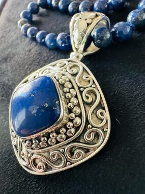 Suarti Bali Indonesia Lapis Pendant And Beaded Necklace 20”